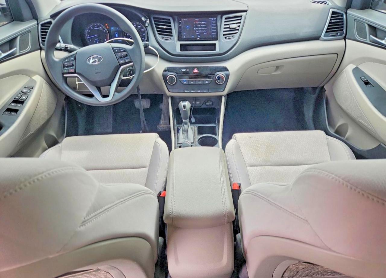 2017 HYUNDAI TUCSON SE photo 15