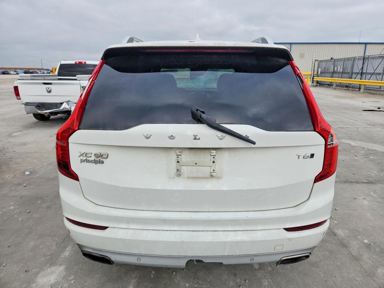 2018 VOLVO XC90 T6 photo 16
