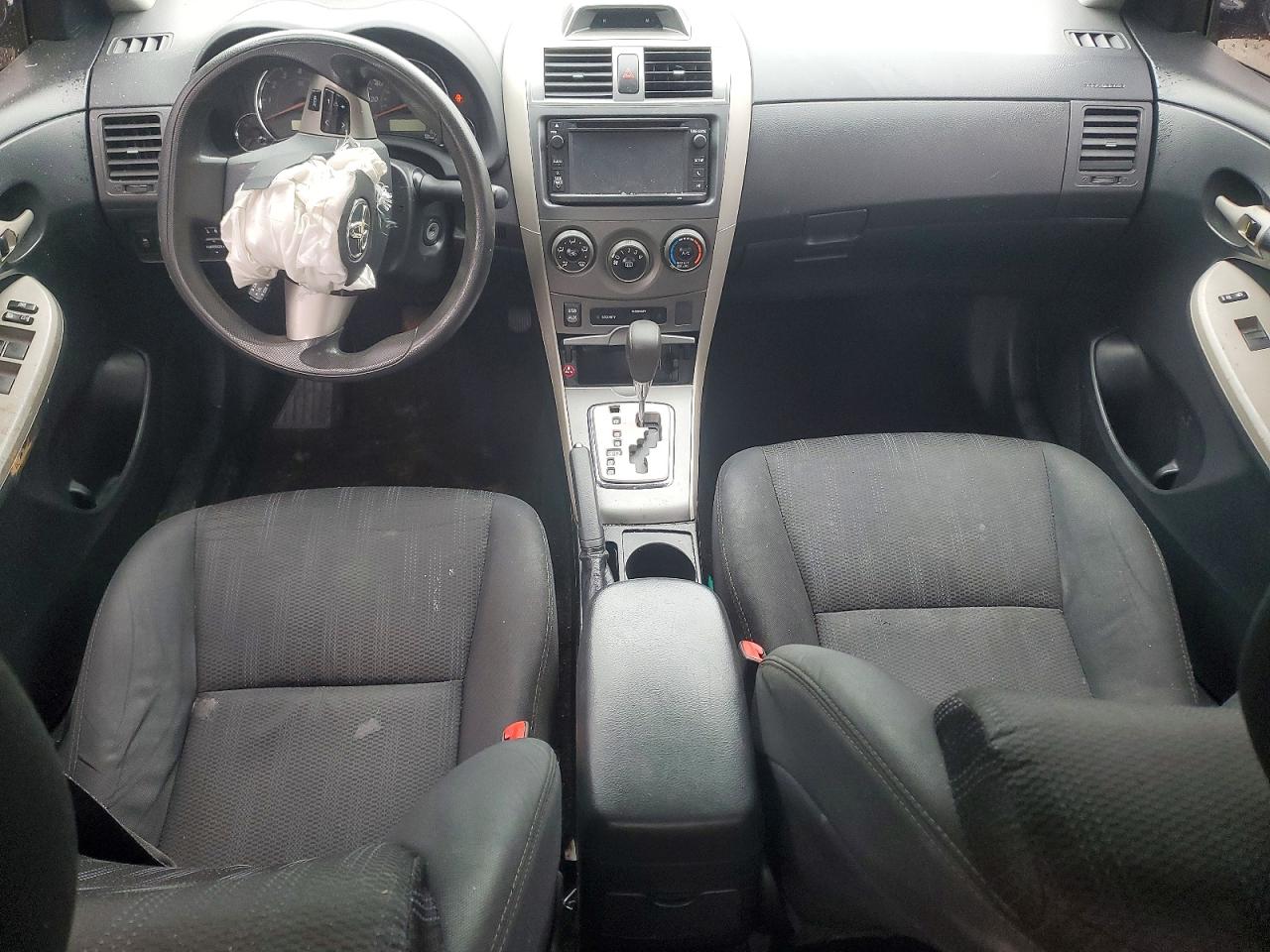 2013 TOYOTA COROLLA S photo 8