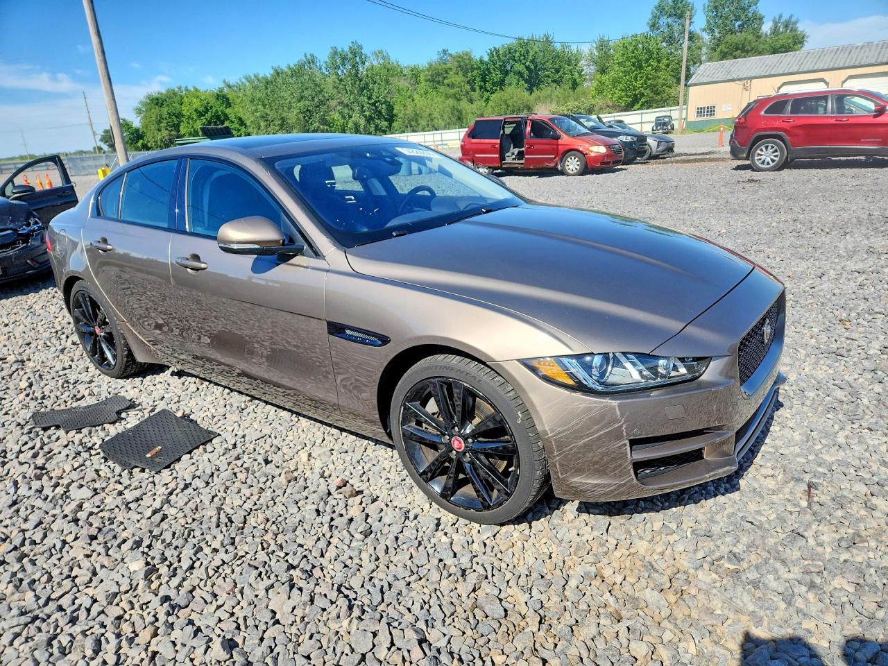 2017 JAGUAR XE PRESTIGE photo 7