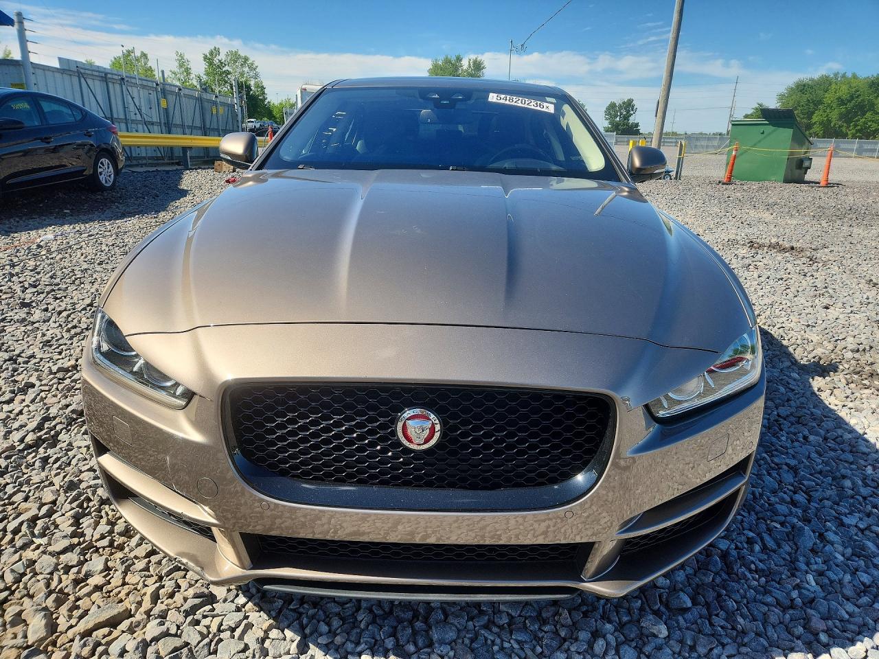 2017 JAGUAR XE PRESTIGE photo 9