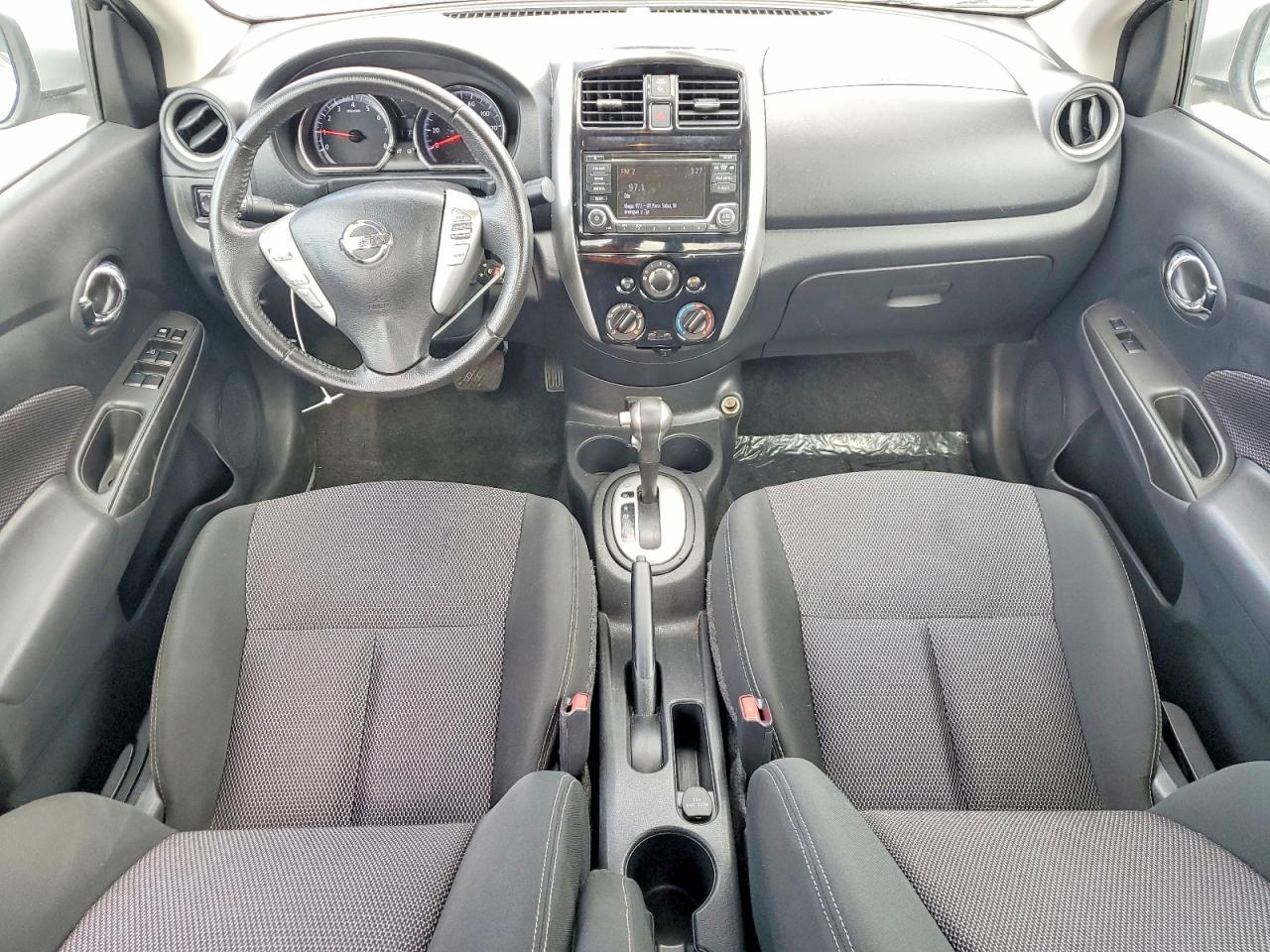 2018 NISSAN VERSA SV photo 15