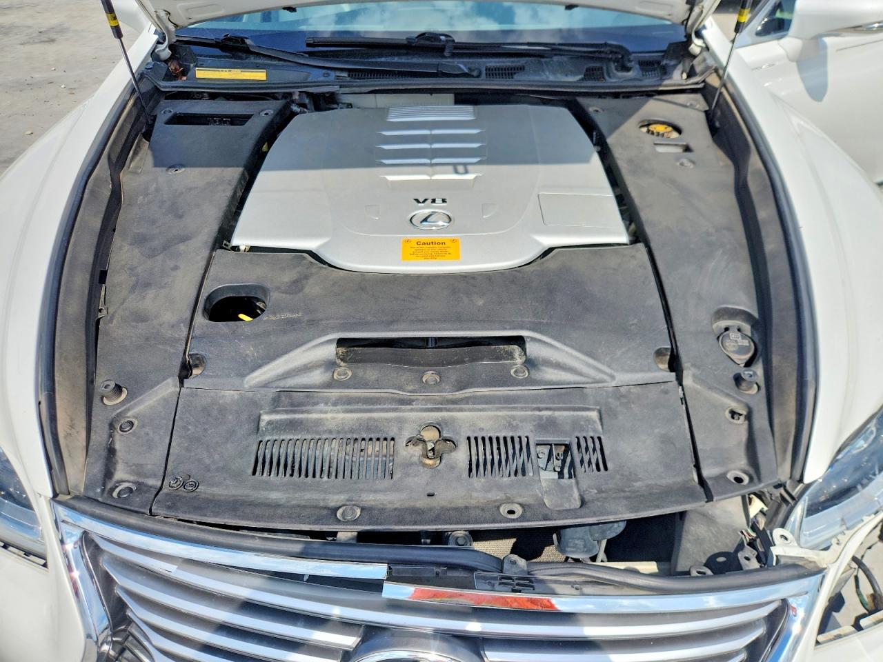 2014 LEXUS LS 460 photo 21