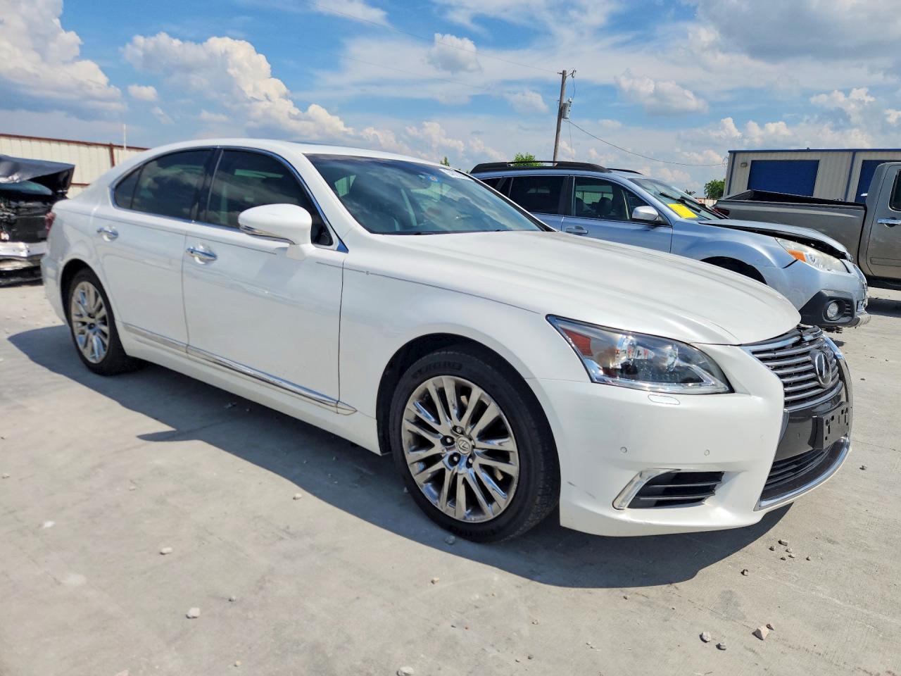 2014 LEXUS LS 460 photo 7