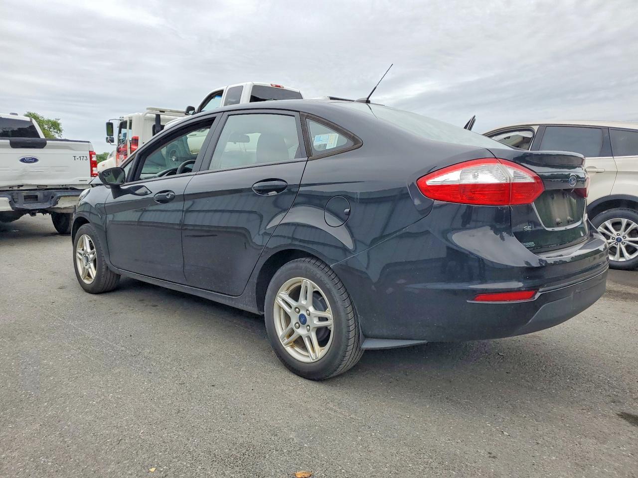 2019 FORD FIESTA SE photo 3