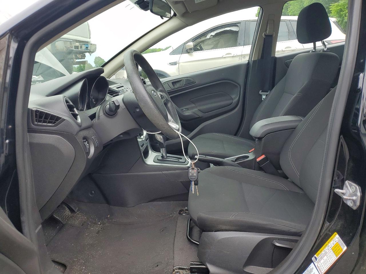 2019 FORD FIESTA SE photo 13