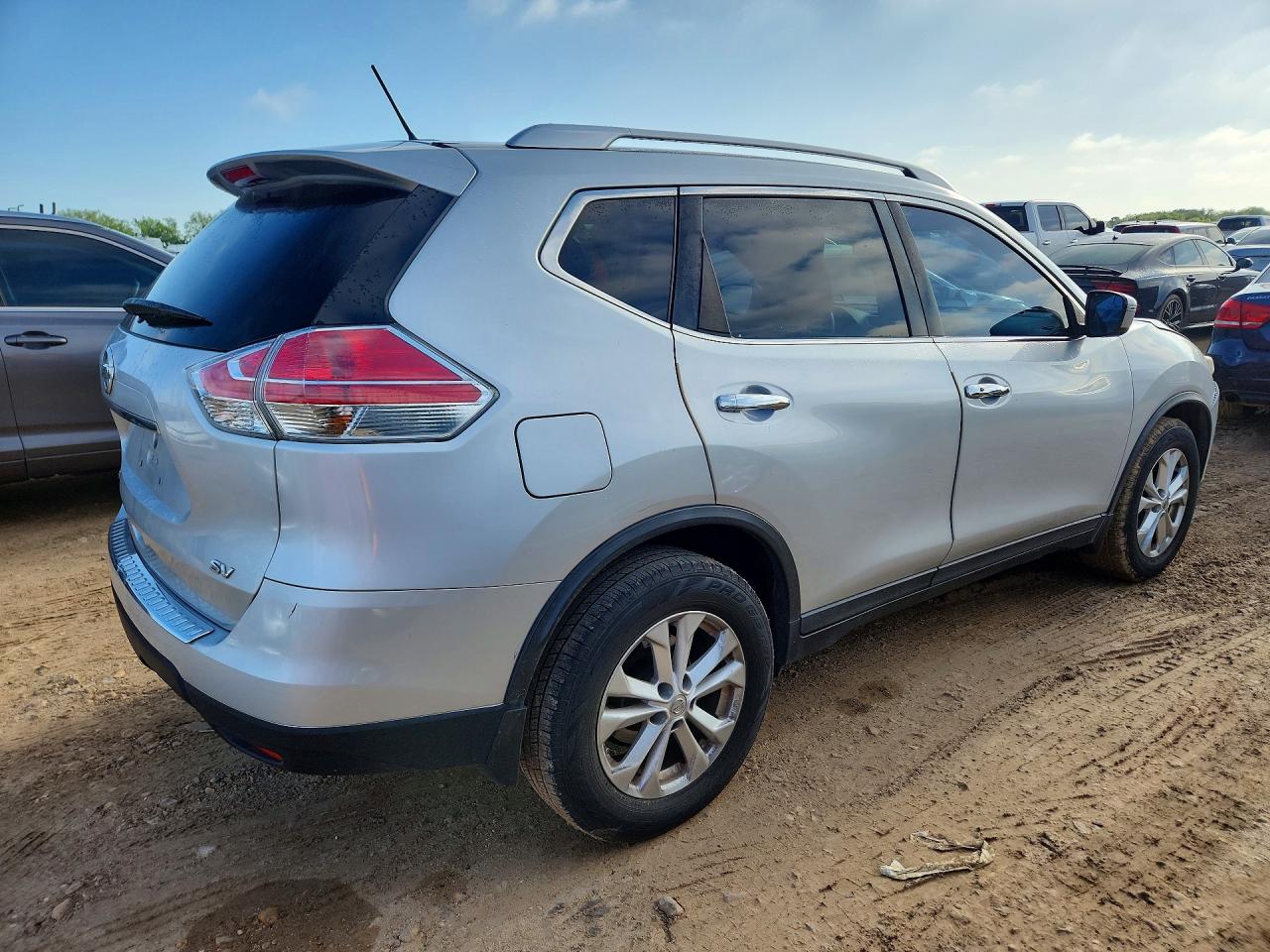 2016 NISSAN ROGUE SV photo 5
