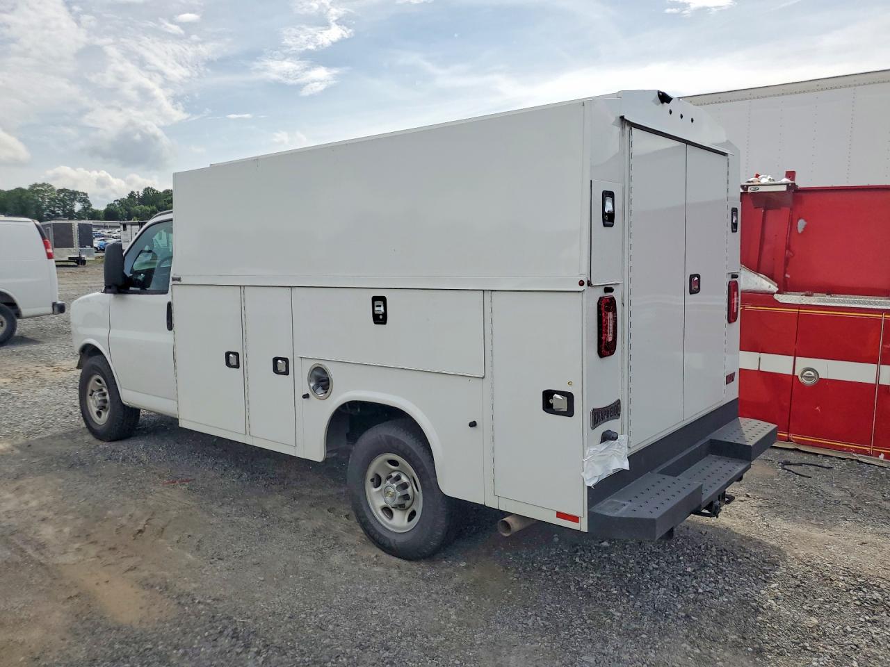 2024 CHEVROLET EXPRESS G3500 photo 4