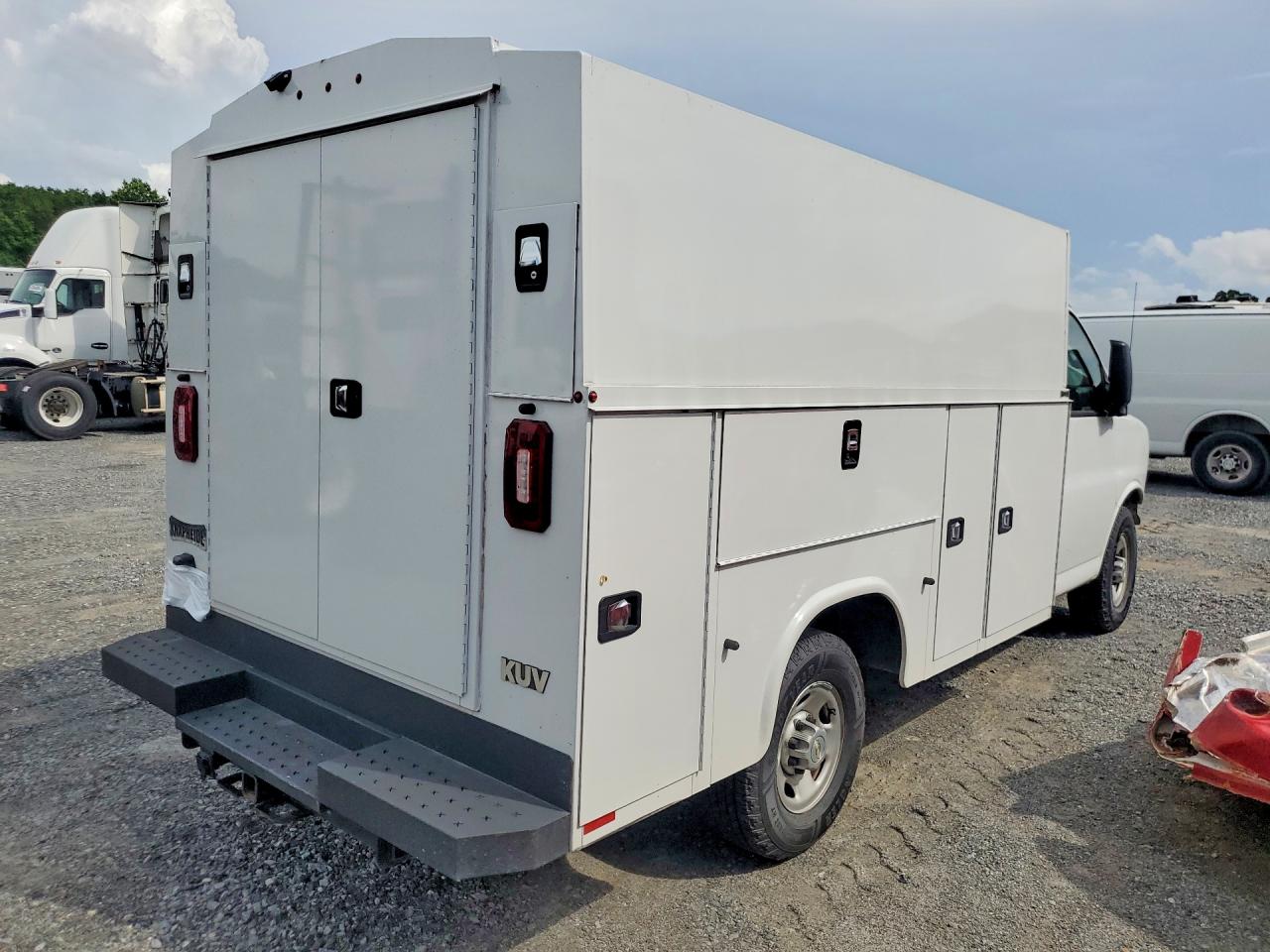 2024 CHEVROLET EXPRESS G3500 photo 7