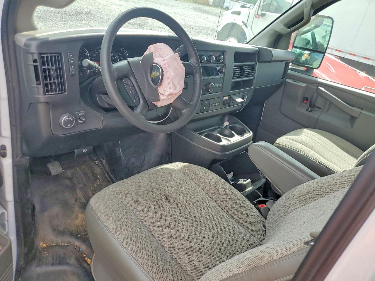 2024 CHEVROLET EXPRESS G3500 photo 22
