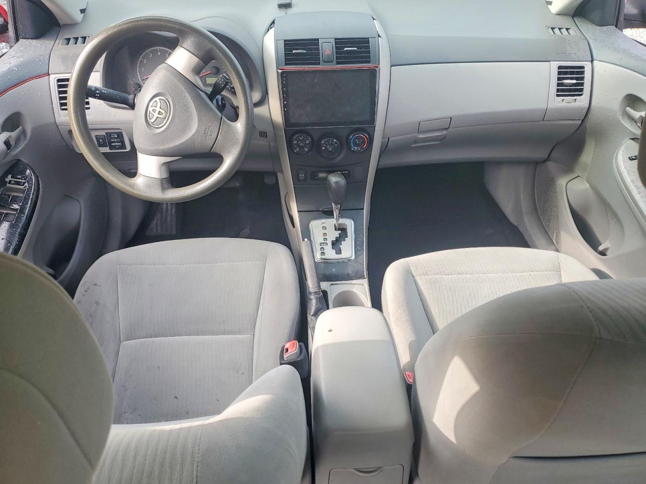 2010 TOYOTA COROLLA LE photo 15