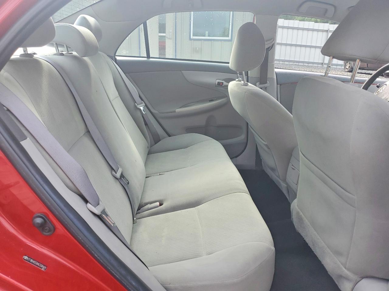 2010 TOYOTA COROLLA LE photo 19