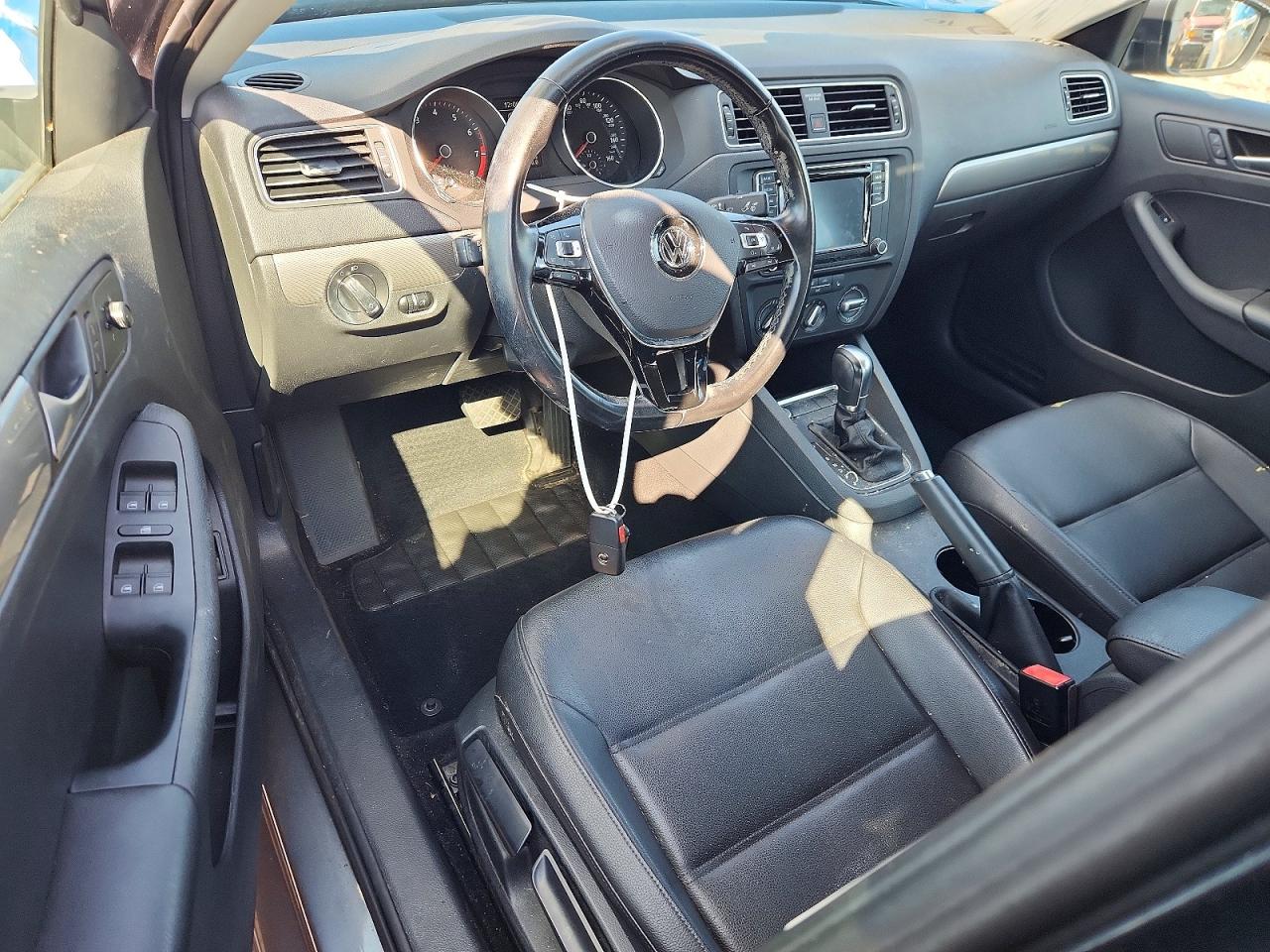 2017 VOLKSWAGEN JETTA SE photo 8
