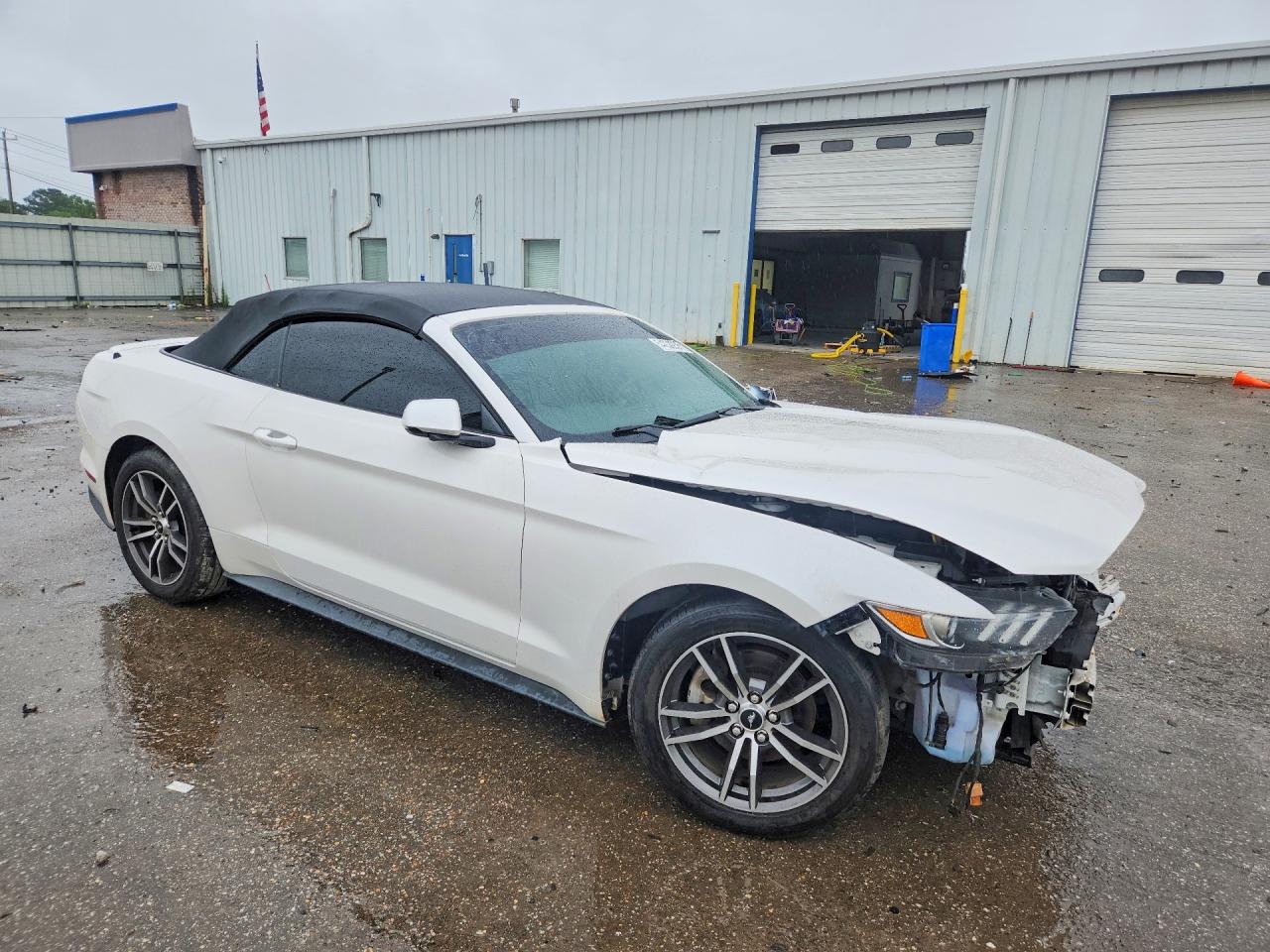 2017 FORD MUSTANG photo 7