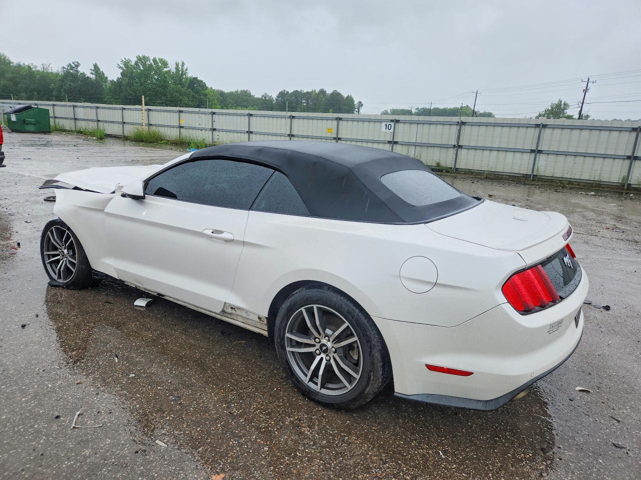 2017 FORD MUSTANG photo 3