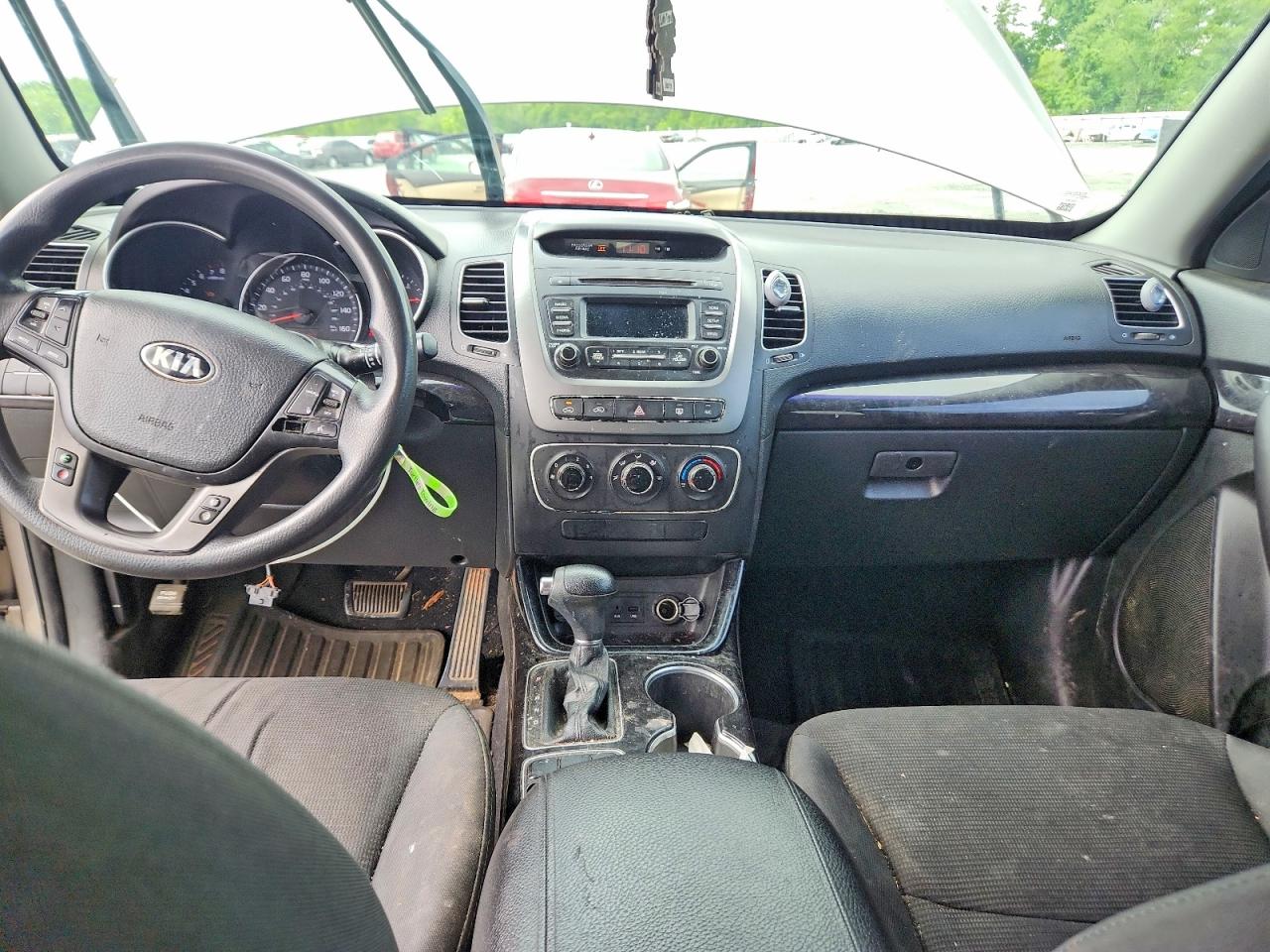 2015 KIA SORENTO LX photo 15