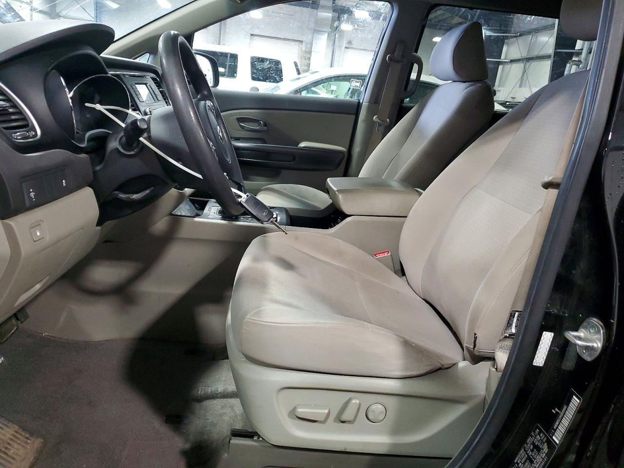2016 KIA SEDONA LX photo 13