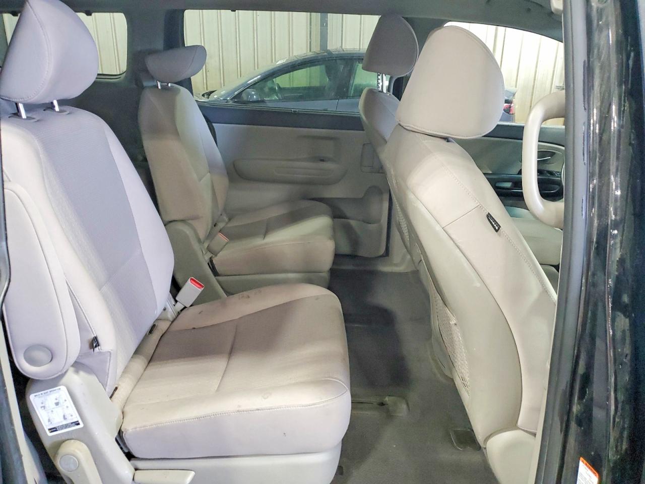 2016 KIA SEDONA LX photo 19