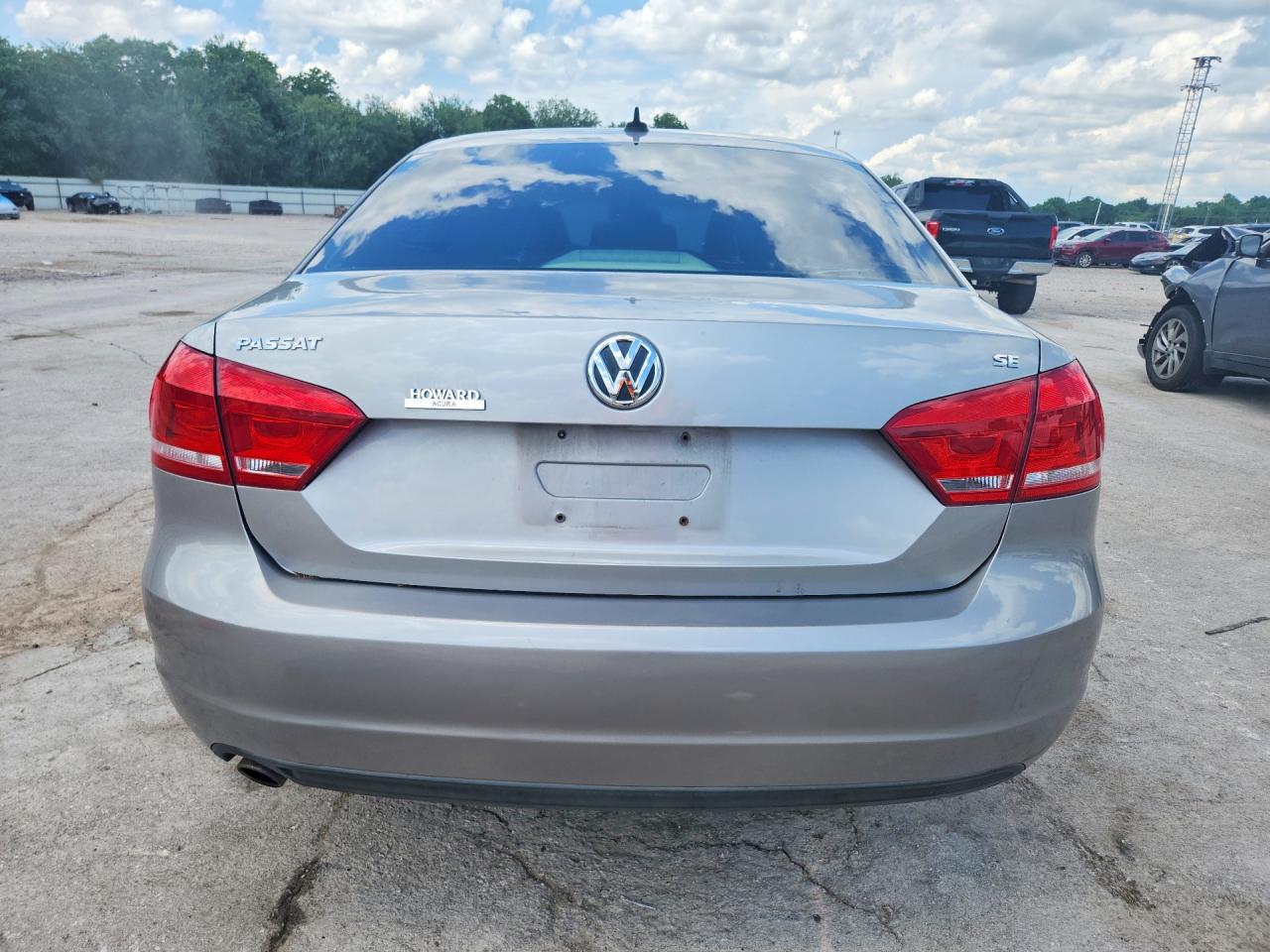 2012 VOLKSWAGEN PASSAT SE photo 11