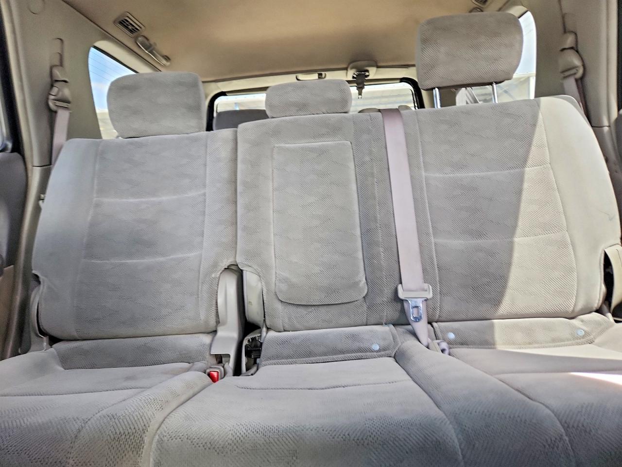 2005 TOYOTA SEQUOIA SR5 photo 19