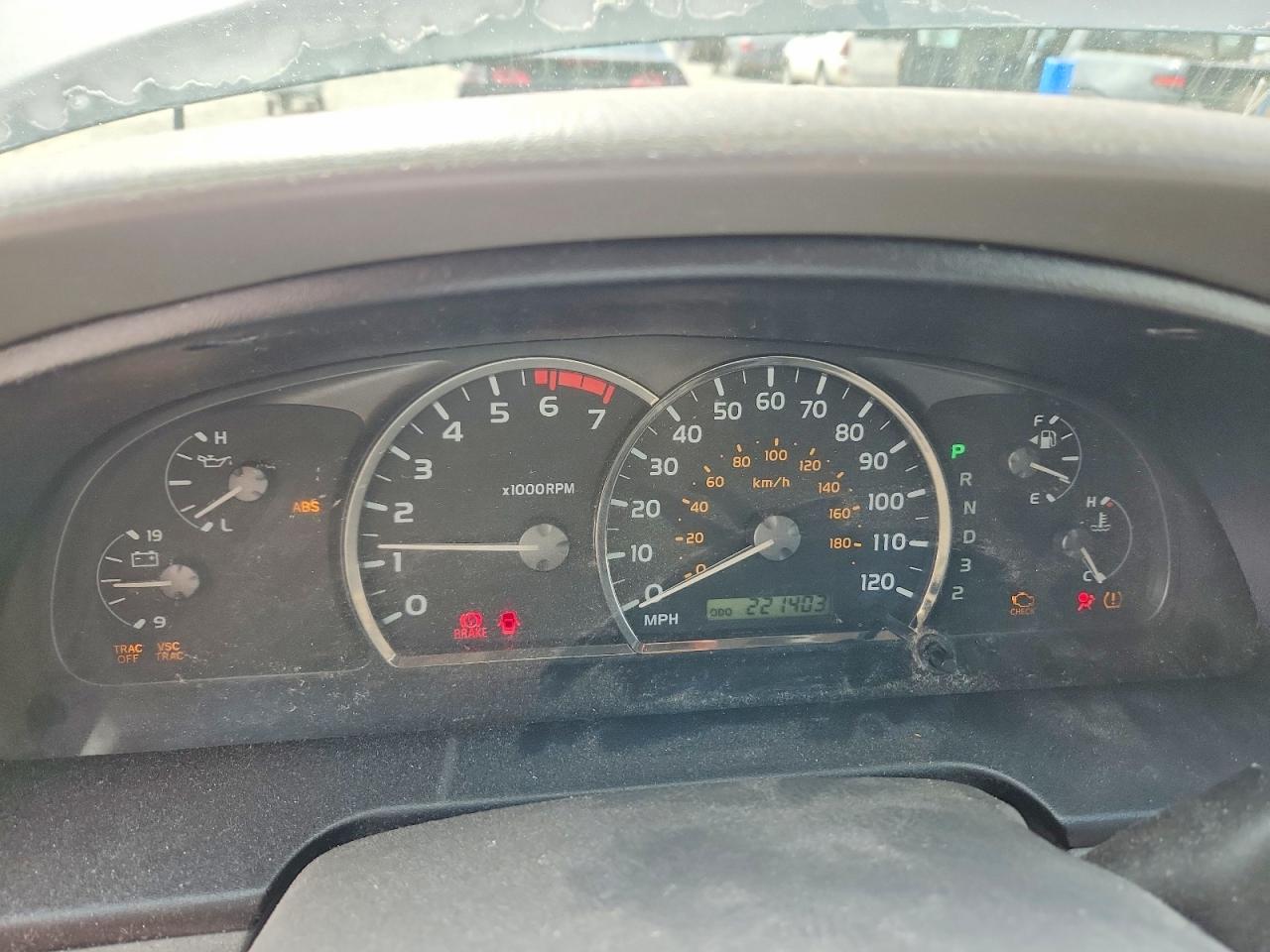 2005 TOYOTA SEQUOIA SR5 photo 17