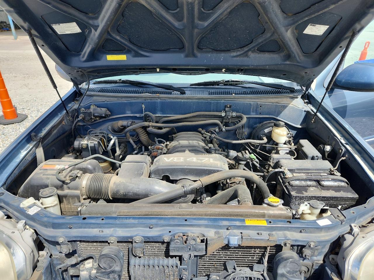 2005 TOYOTA SEQUOIA SR5 photo 23