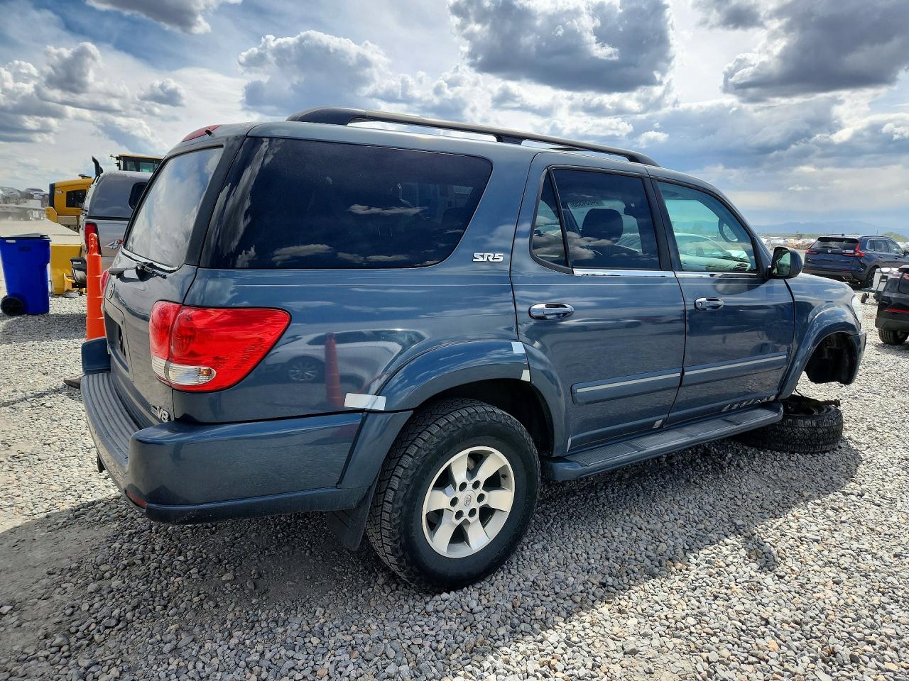 2005 TOYOTA SEQUOIA SR5 photo 5