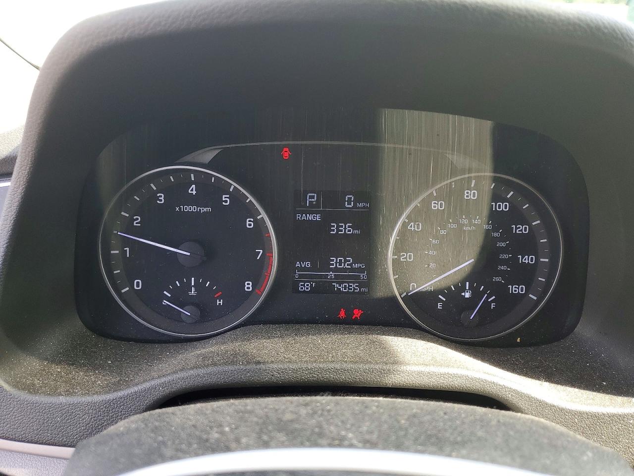2017 HYUNDAI ELANTRA SE photo 9
