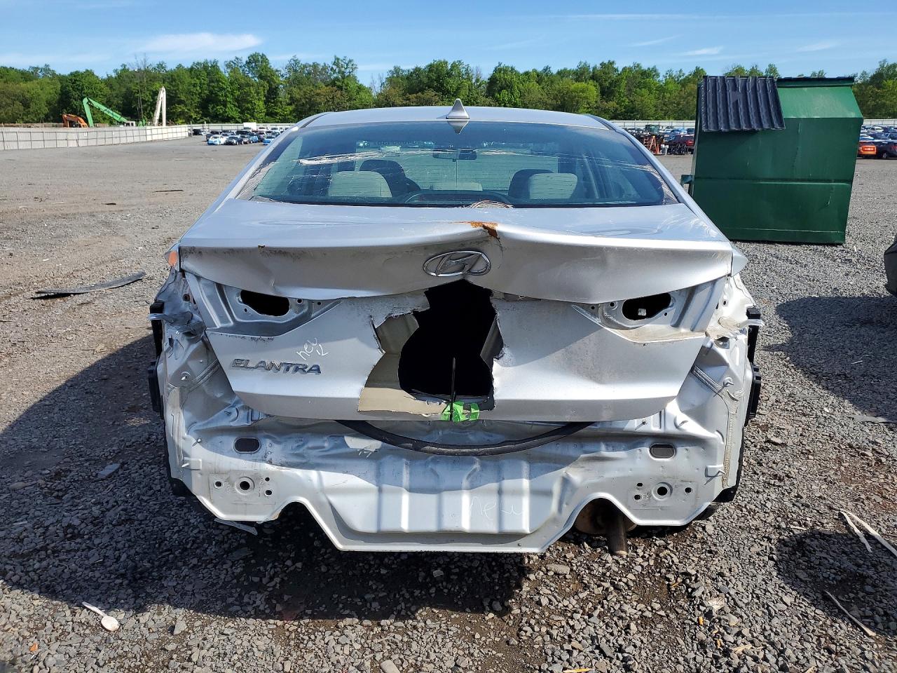 2017 HYUNDAI ELANTRA SE photo 6