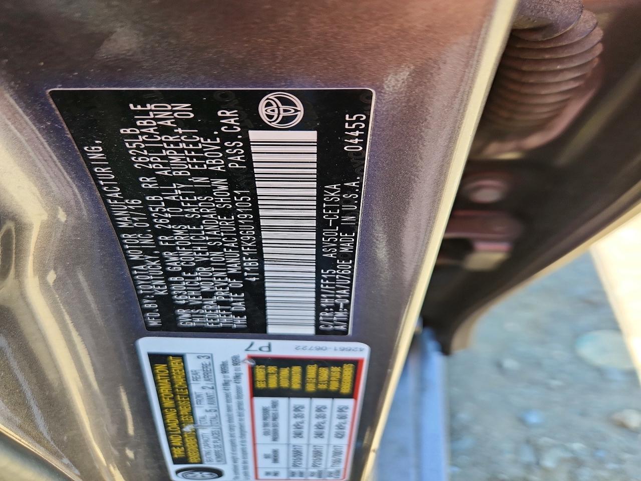 2016 TOYOTA CAMRY SE photo 23