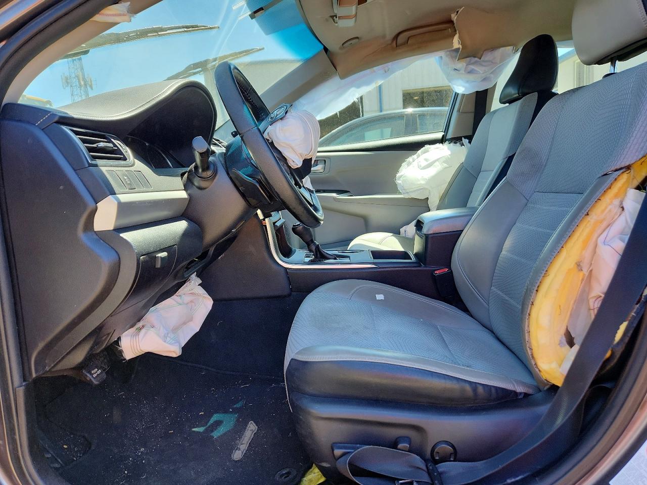 2016 TOYOTA CAMRY SE photo 13