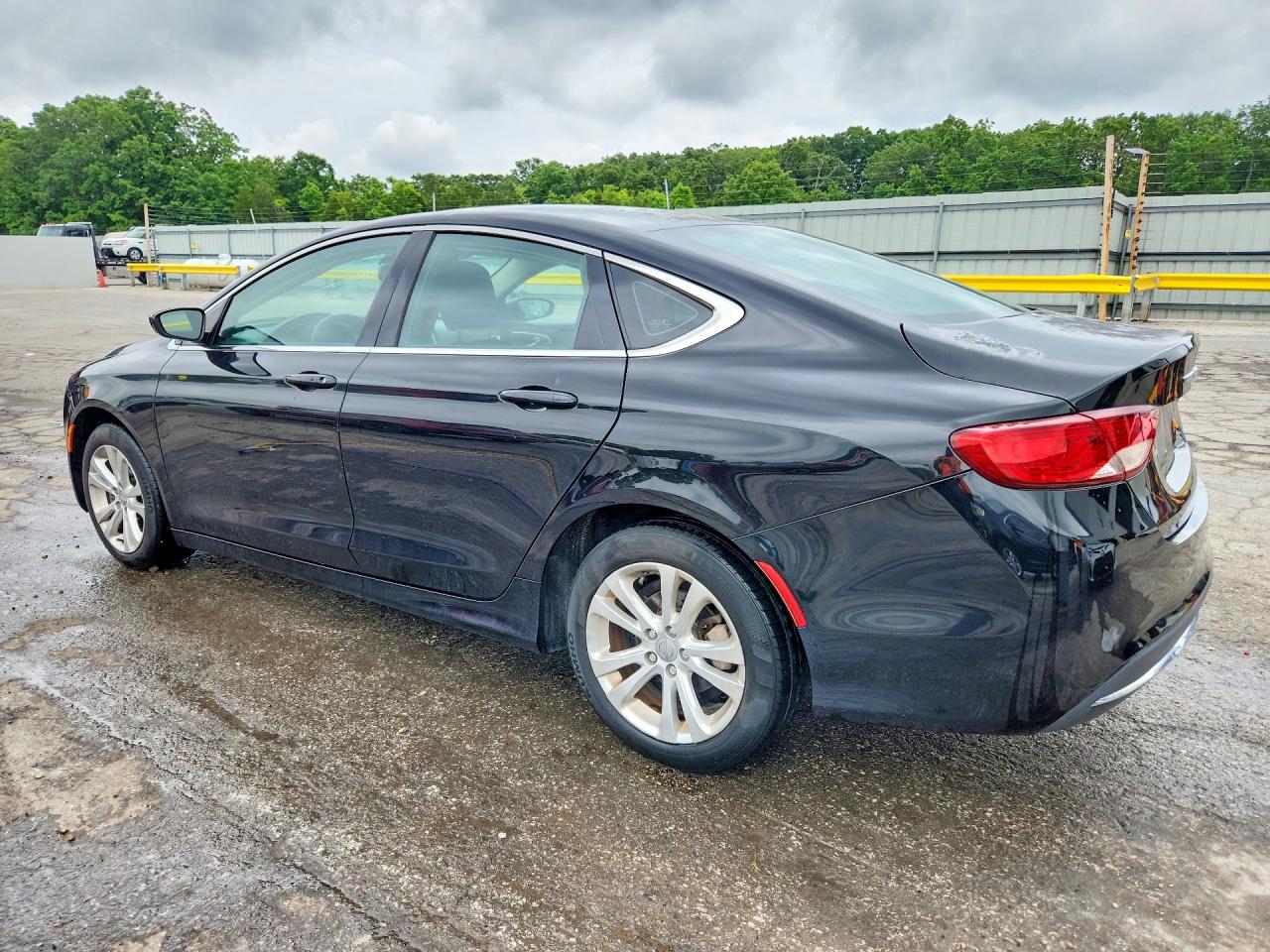 2015 CHRYSLER 200 LIMITED photo 4