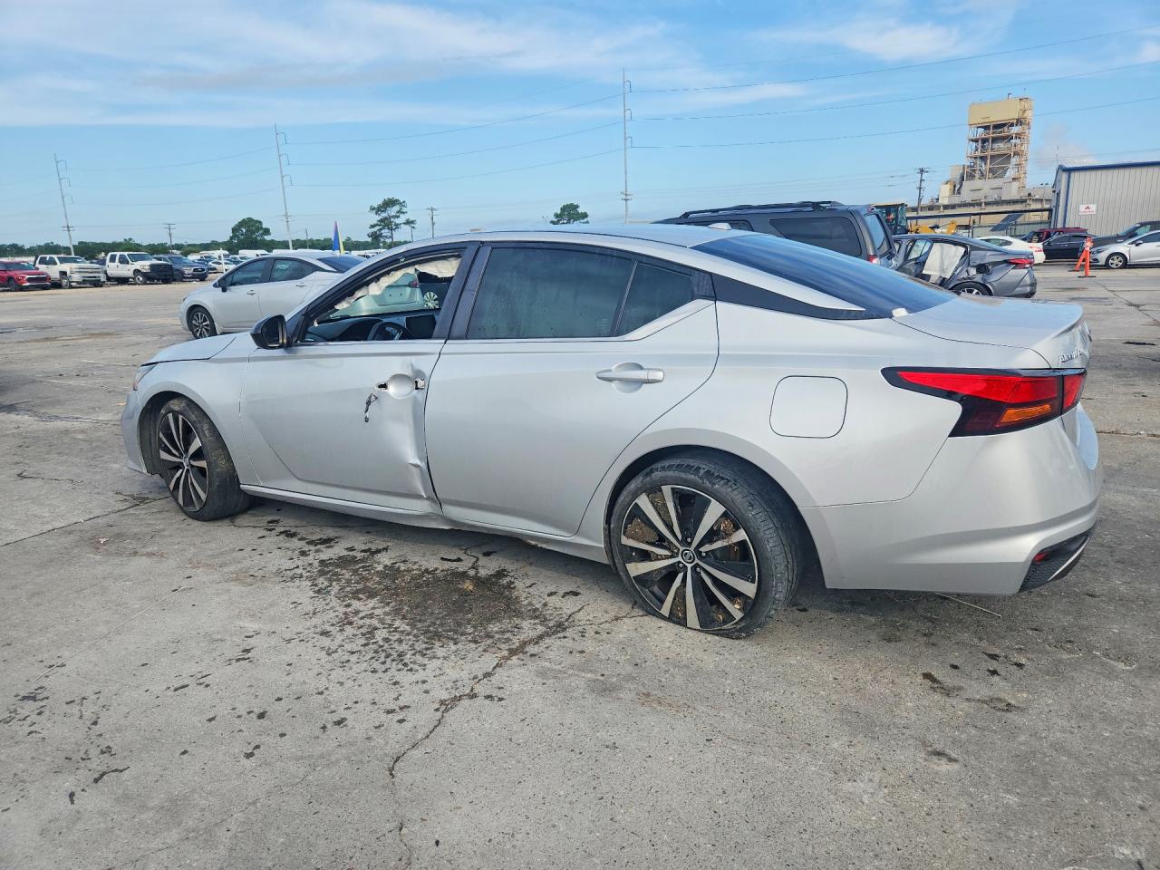 2019 NISSAN ALTIMA SR photo 4