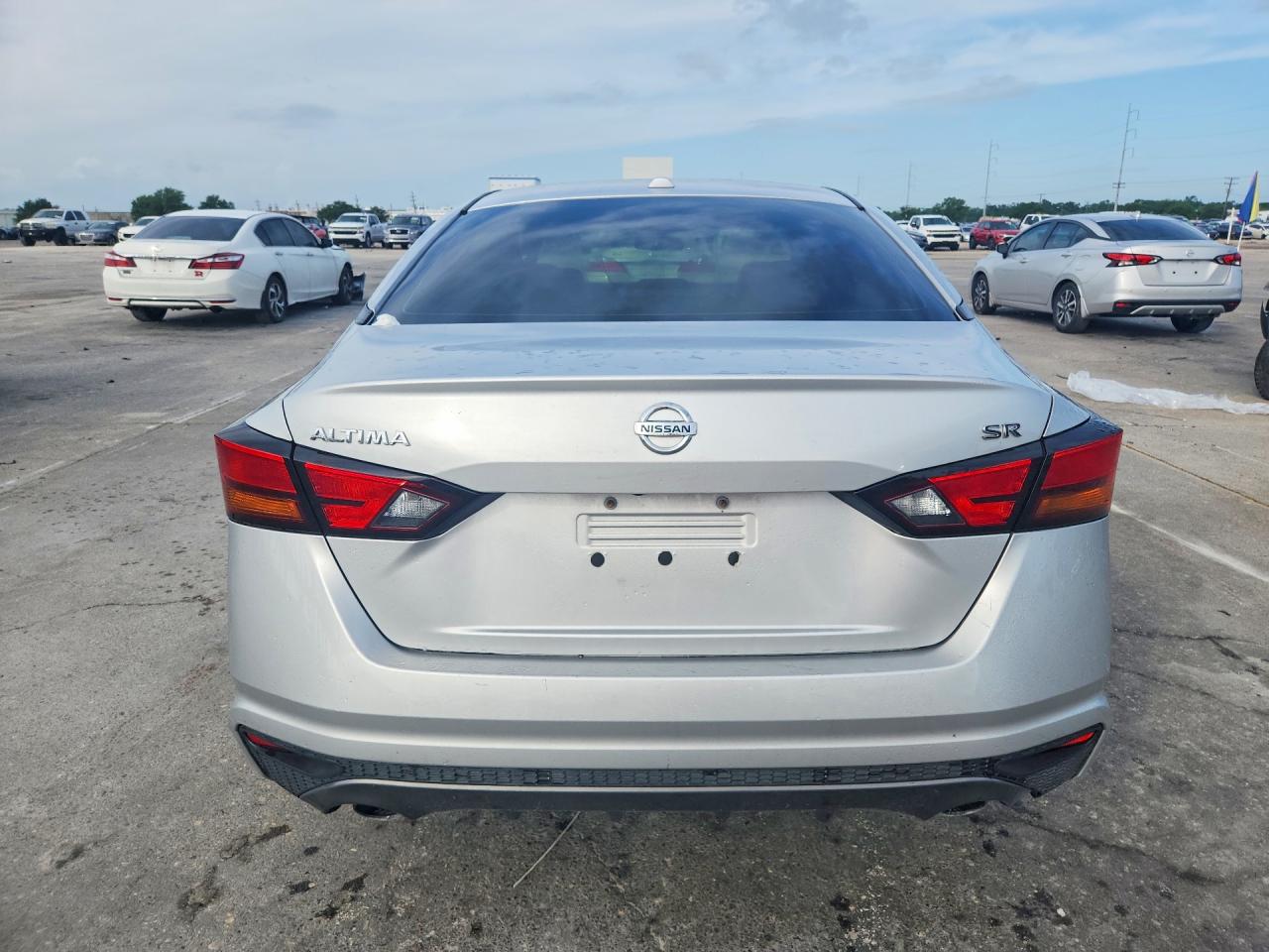 2019 NISSAN ALTIMA SR photo 16