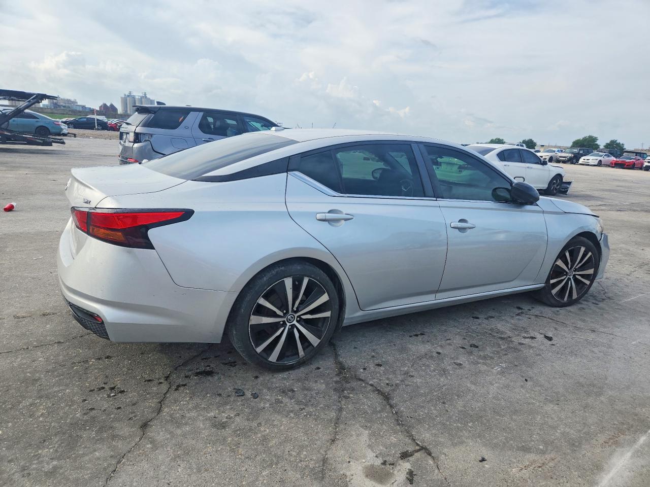2019 NISSAN ALTIMA SR photo 7
