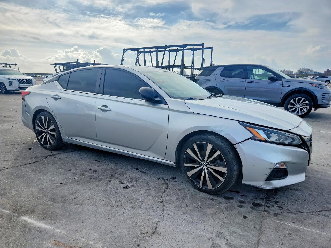 2019 NISSAN ALTIMA SR photo 10