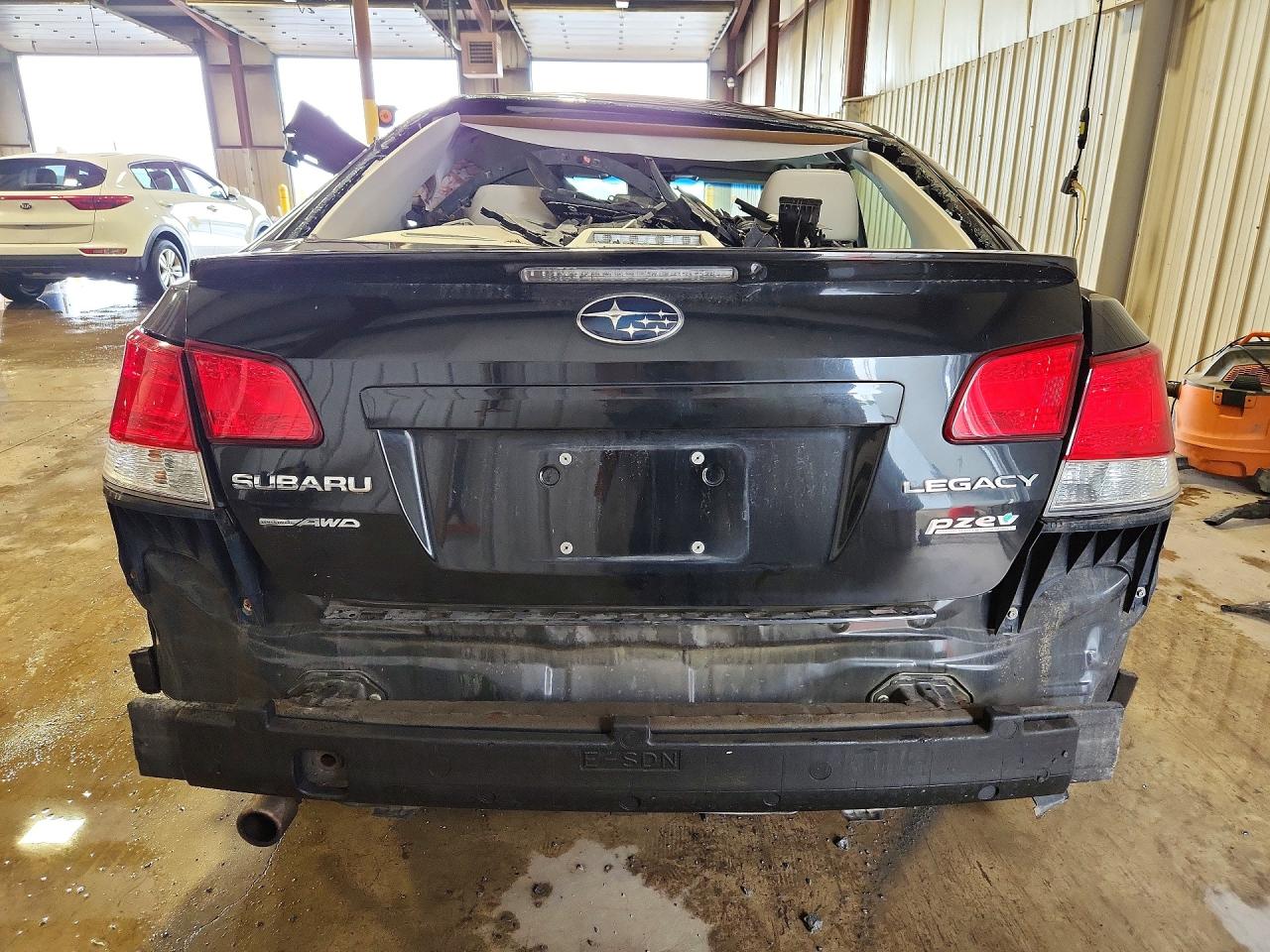 2010 SUBARU LEGACY 2.5I PREMIUM photo 11