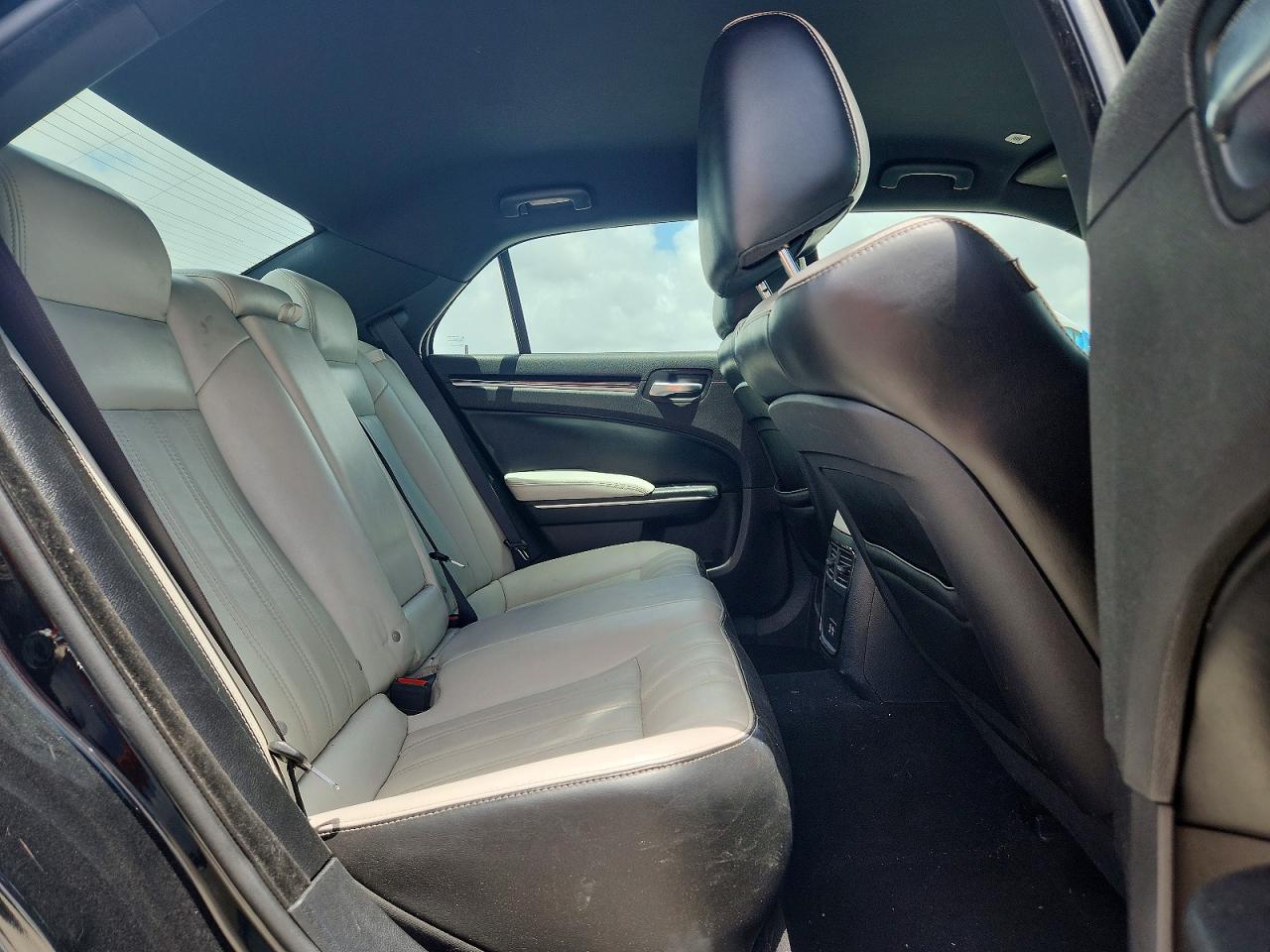 2021 CHRYSLER 300 S photo 17