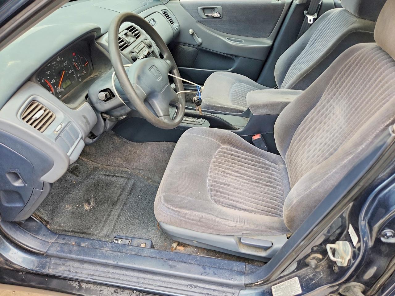 1998 HONDA ACCORD DX photo 19