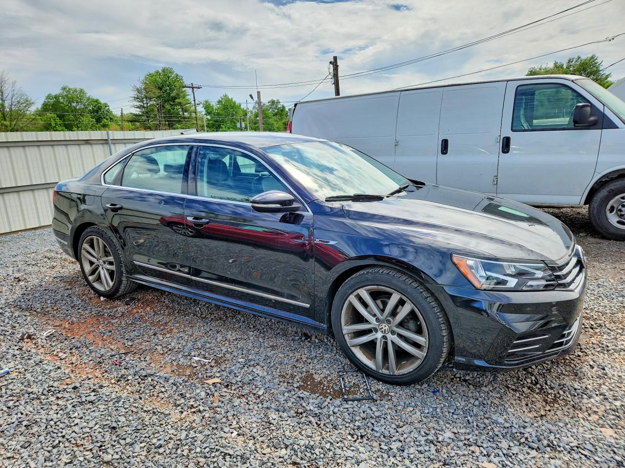 2017 VOLKSWAGEN PASSAT R-LINE photo 10