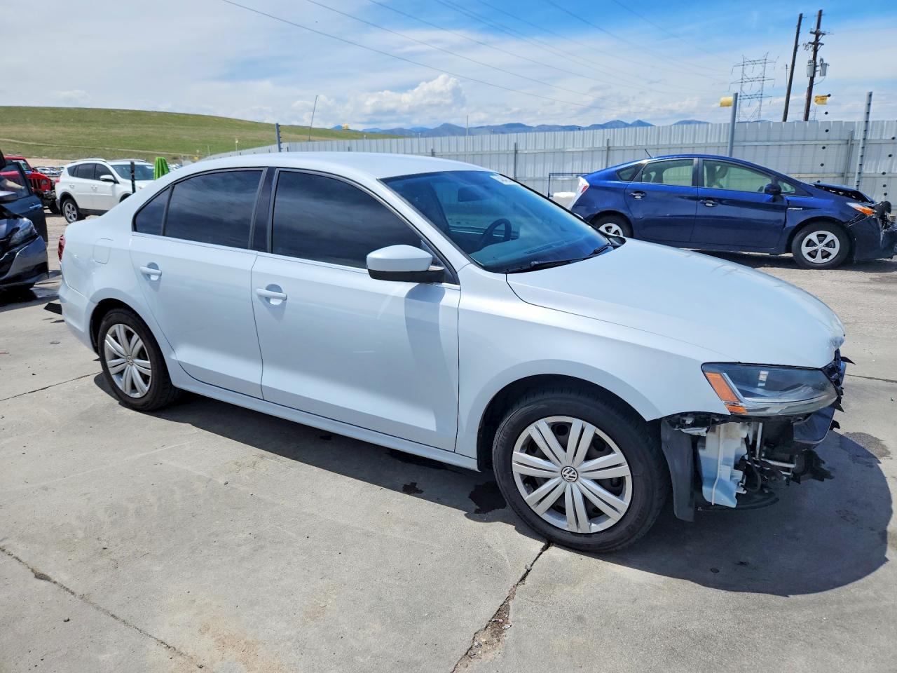 2017 VOLKSWAGEN JETTA S photo 4