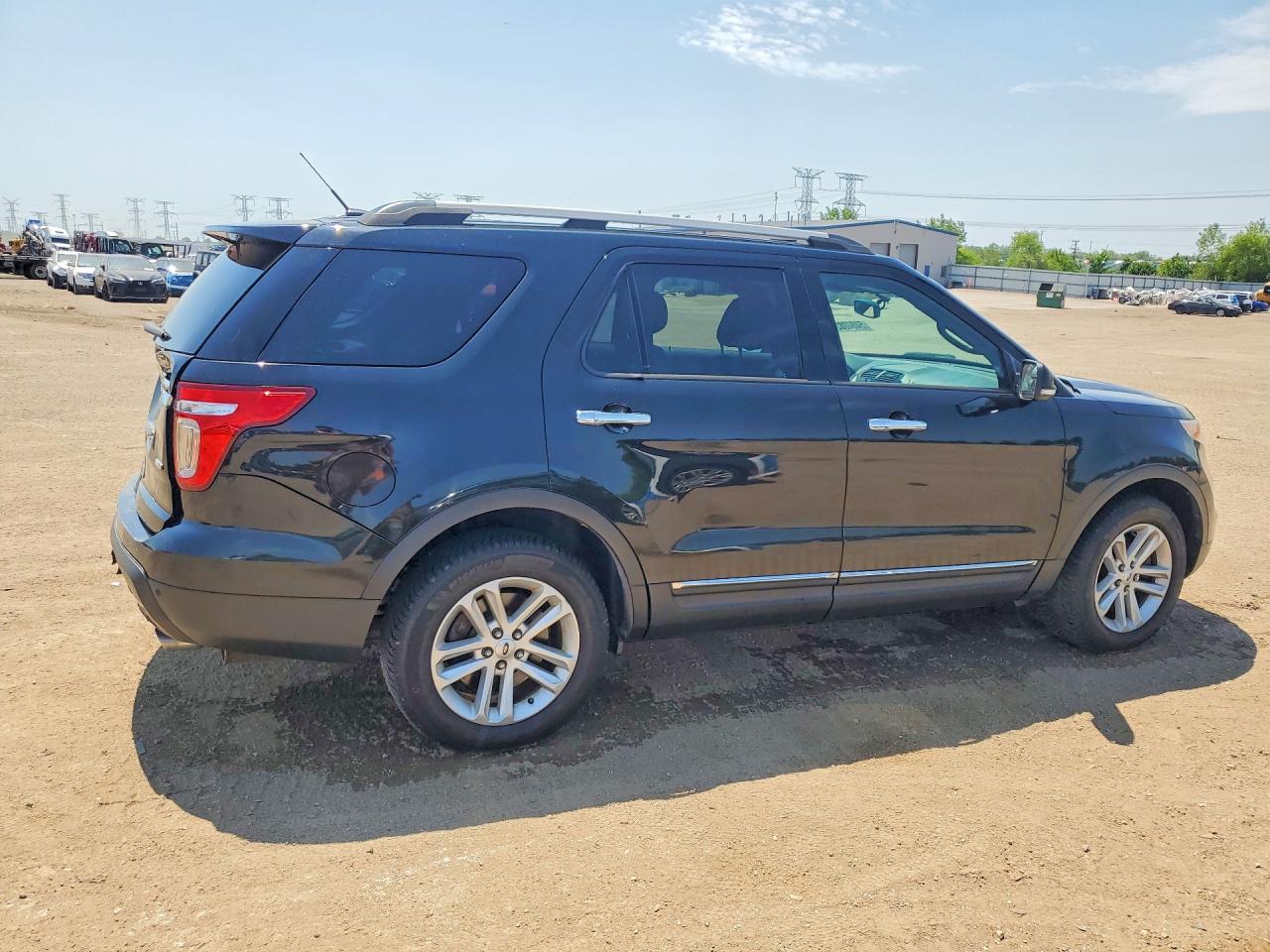 2015 FORD EXPLORER XLT photo 7