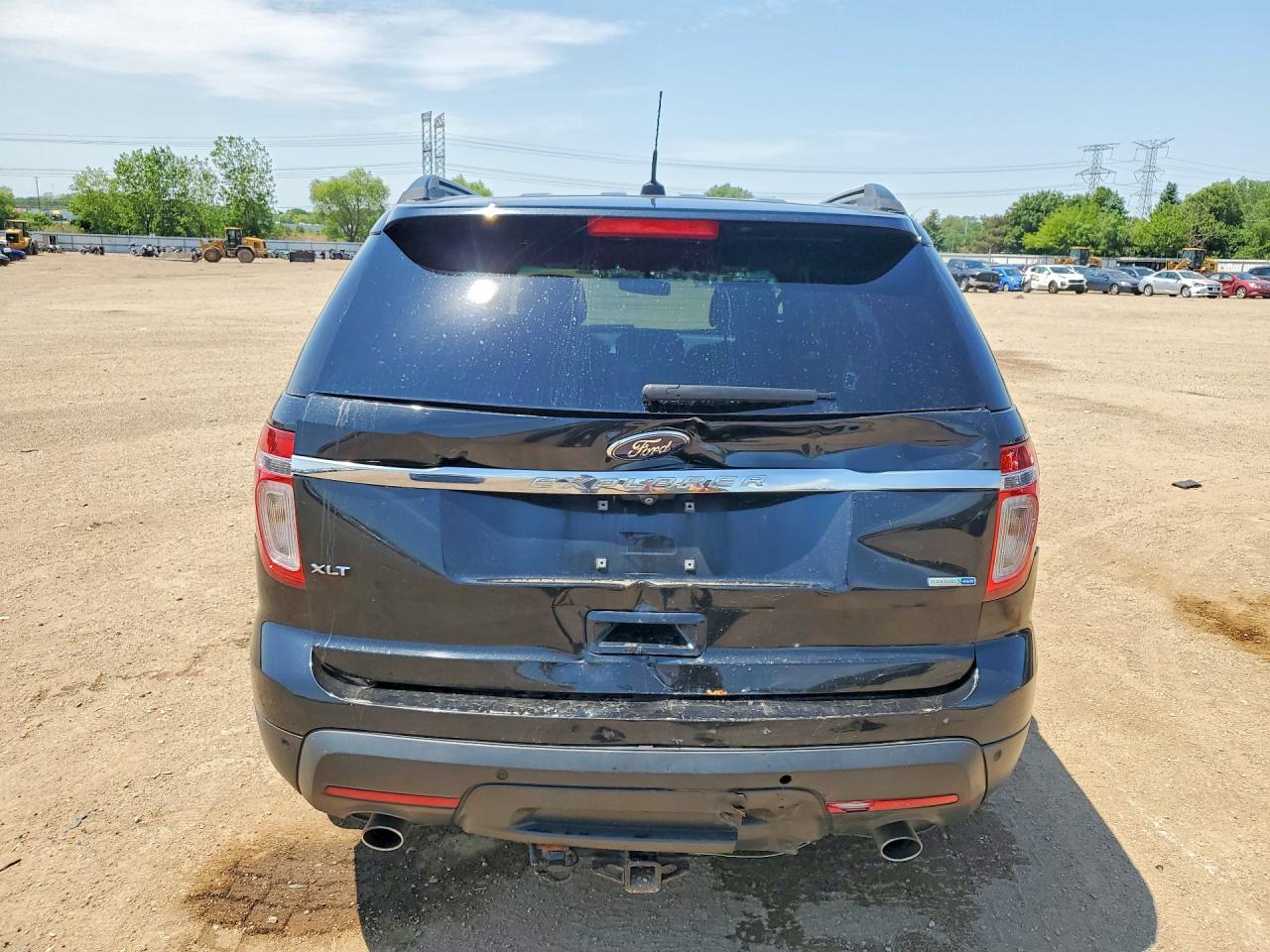 2015 FORD EXPLORER XLT photo 16
