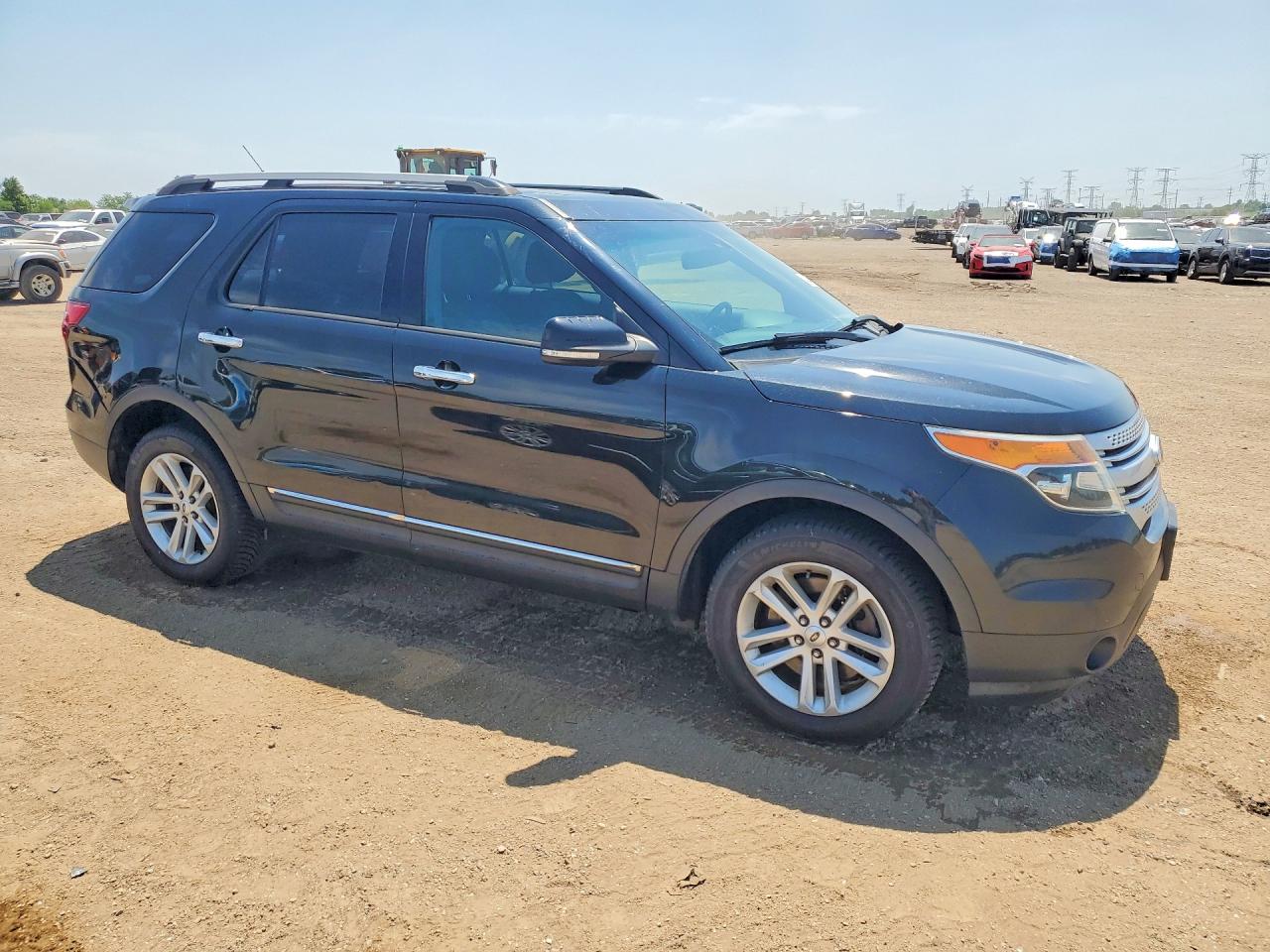 2015 FORD EXPLORER XLT photo 10