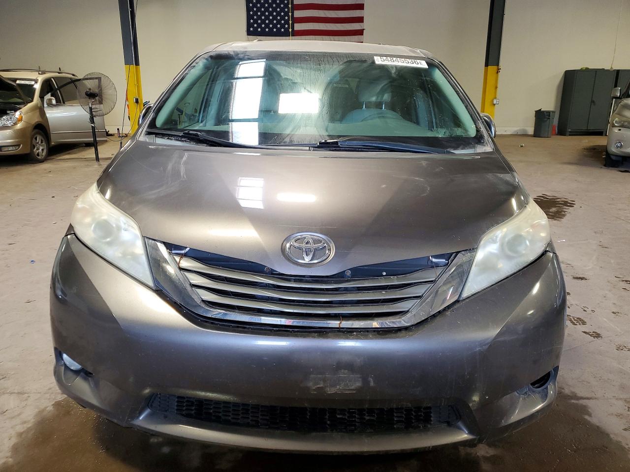 2014 TOYOTA SIENNA XLE 8-PASSENGER photo 13