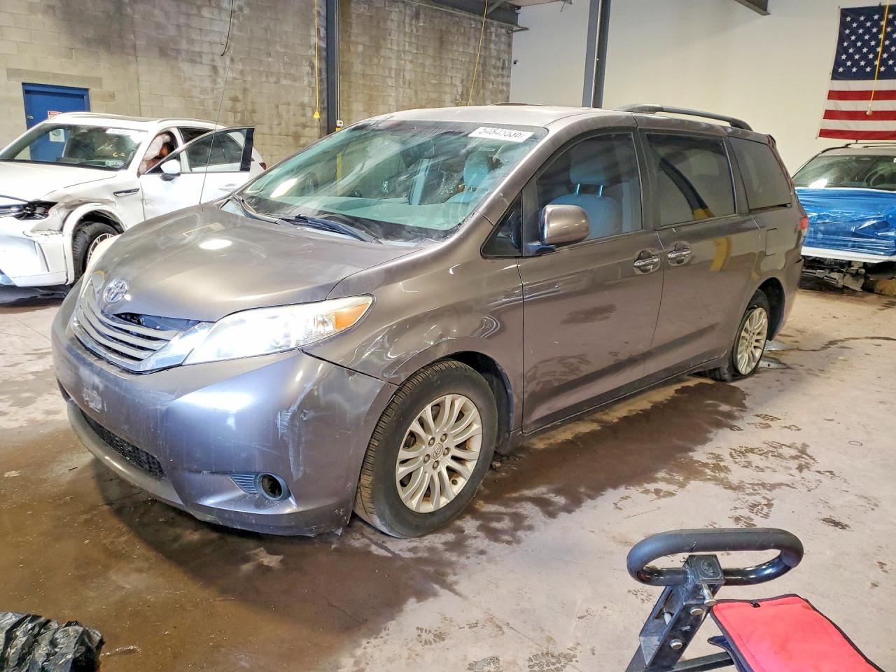 2014 TOYOTA SIENNA