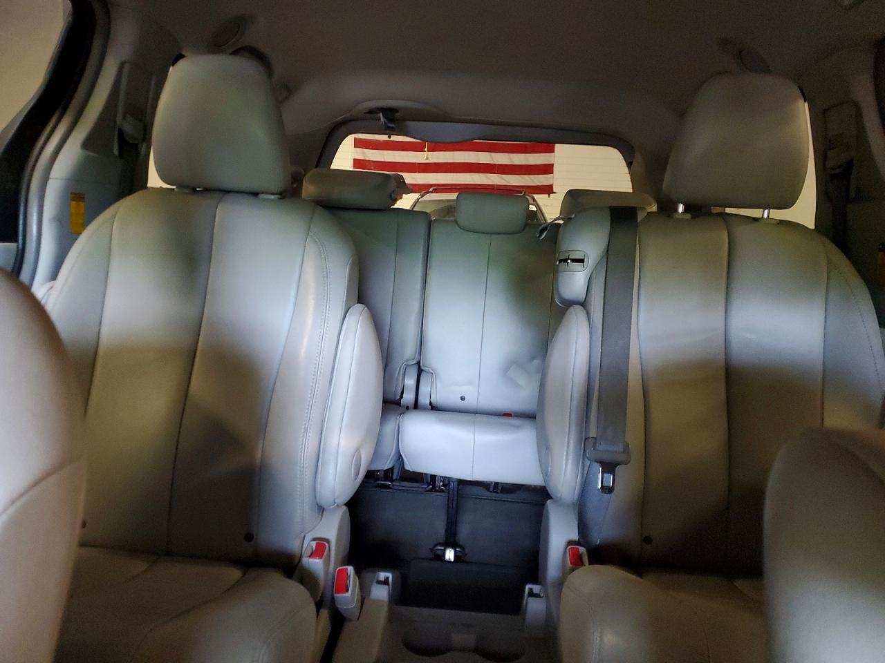 2014 TOYOTA SIENNA XLE 8-PASSENGER photo 28