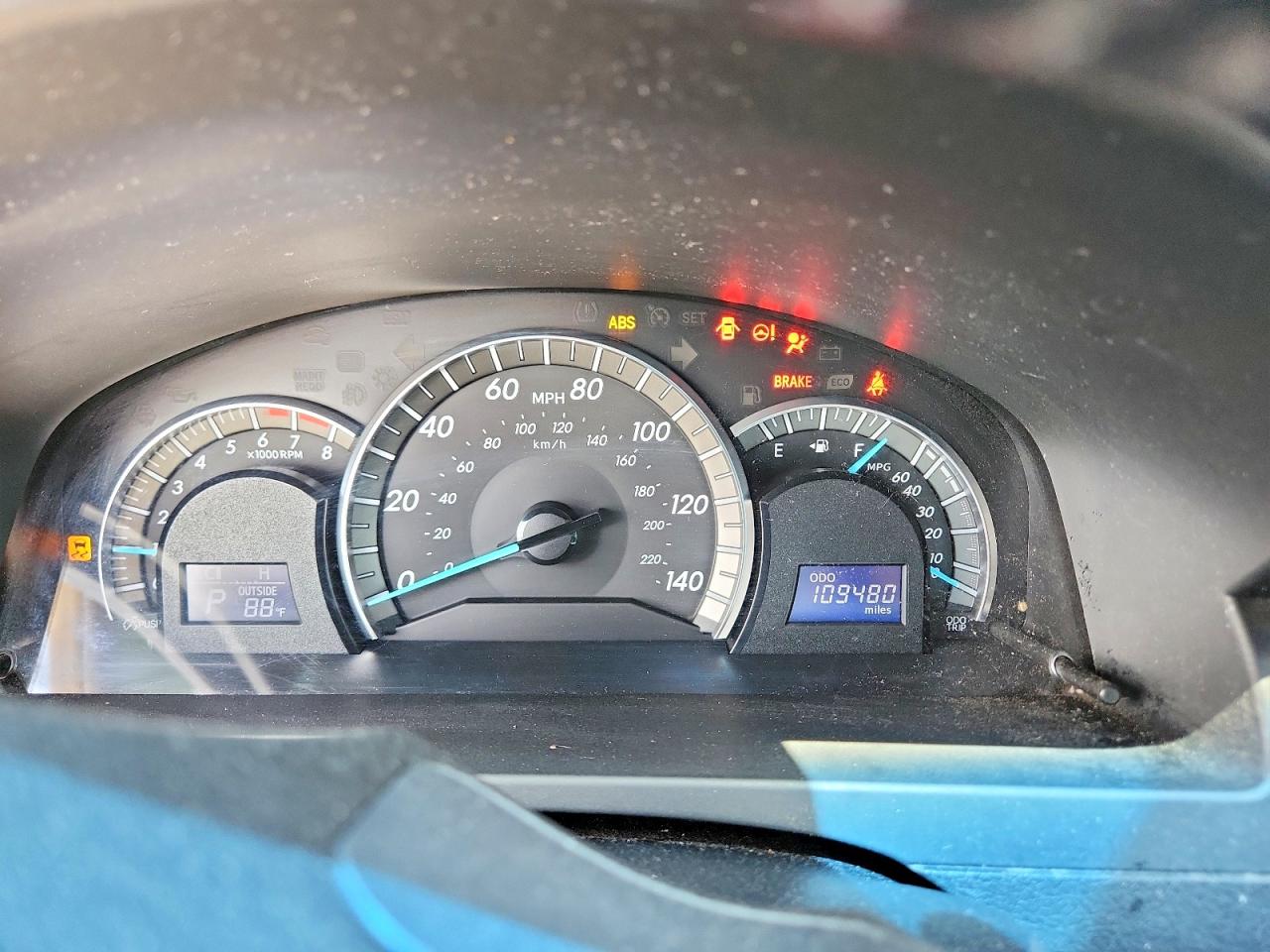 2013 TOYOTA CAMRY SE photo 25
