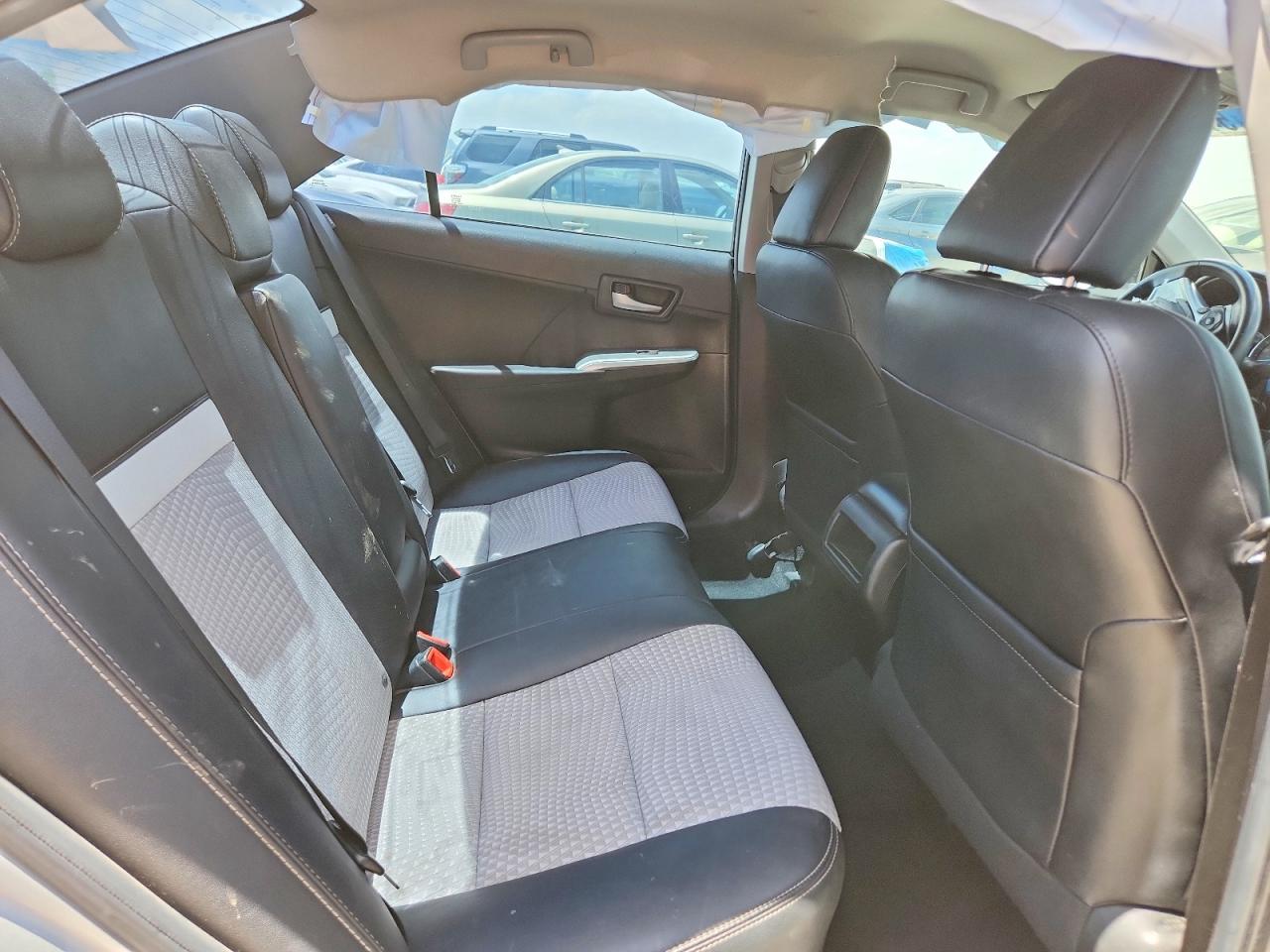 2013 TOYOTA CAMRY SE photo 28