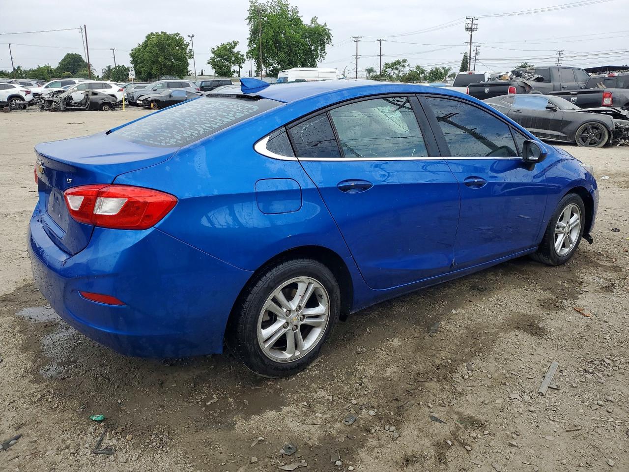 2017 CHEVROLET CRUZE LT photo 3